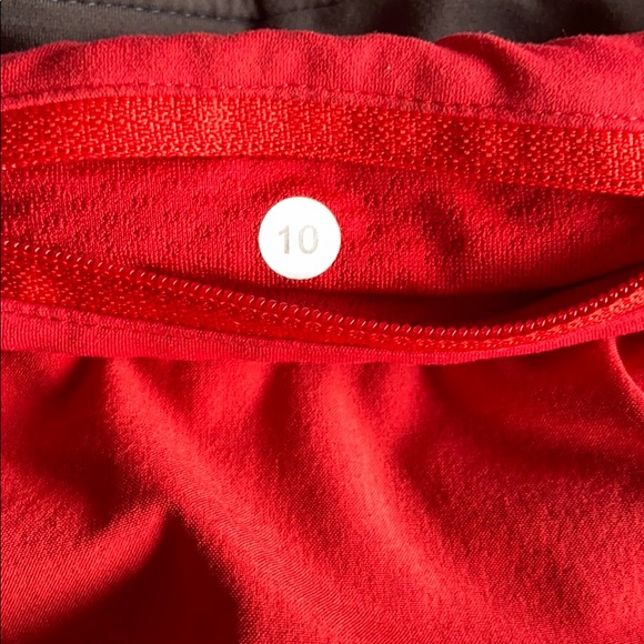 Lululemon women’s red skirt size 10 - Picture 4 of 7